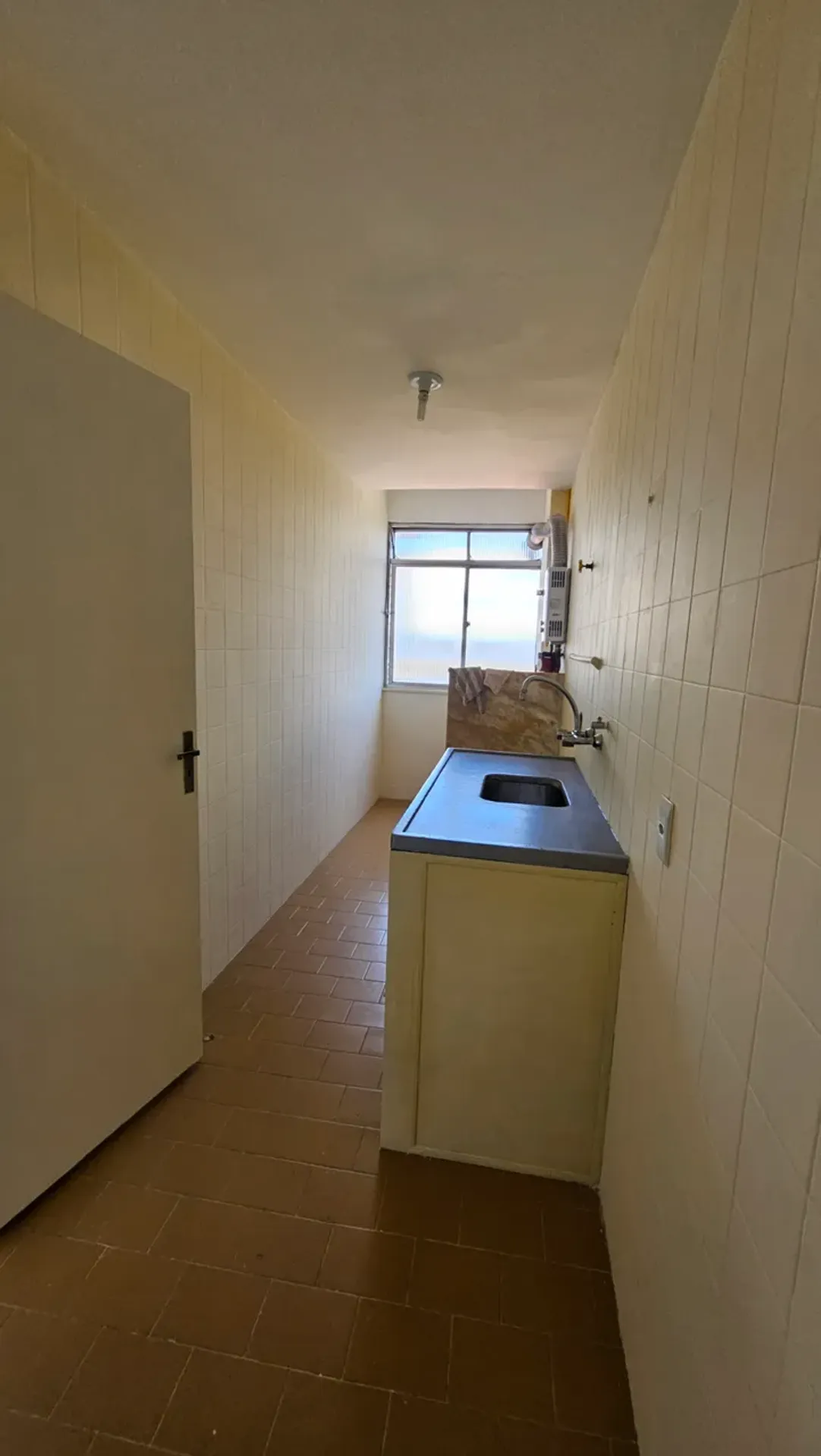 111 m² apartment with a separate fitted kitchen — photo 2