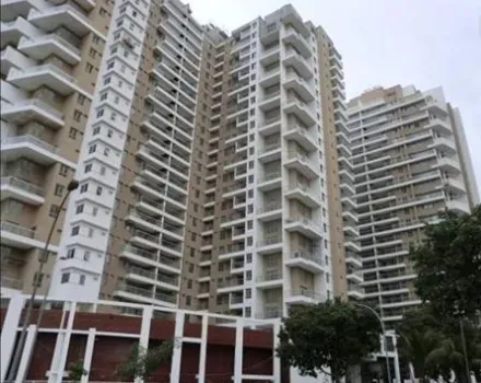 3-bedroom apartment in a building with a gym — photo 12