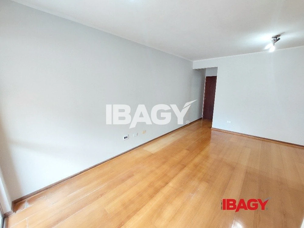 3-bedroom apartment with a washing machine in Florianópolis — photo 9