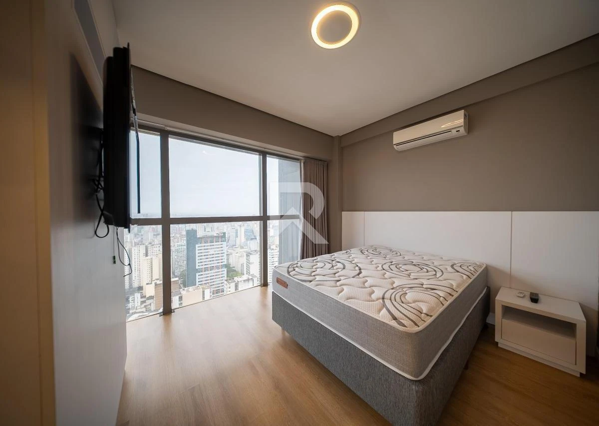 Floor-to-ceiling windows in a 2-bedroom apartment, 109 m² — photo 6