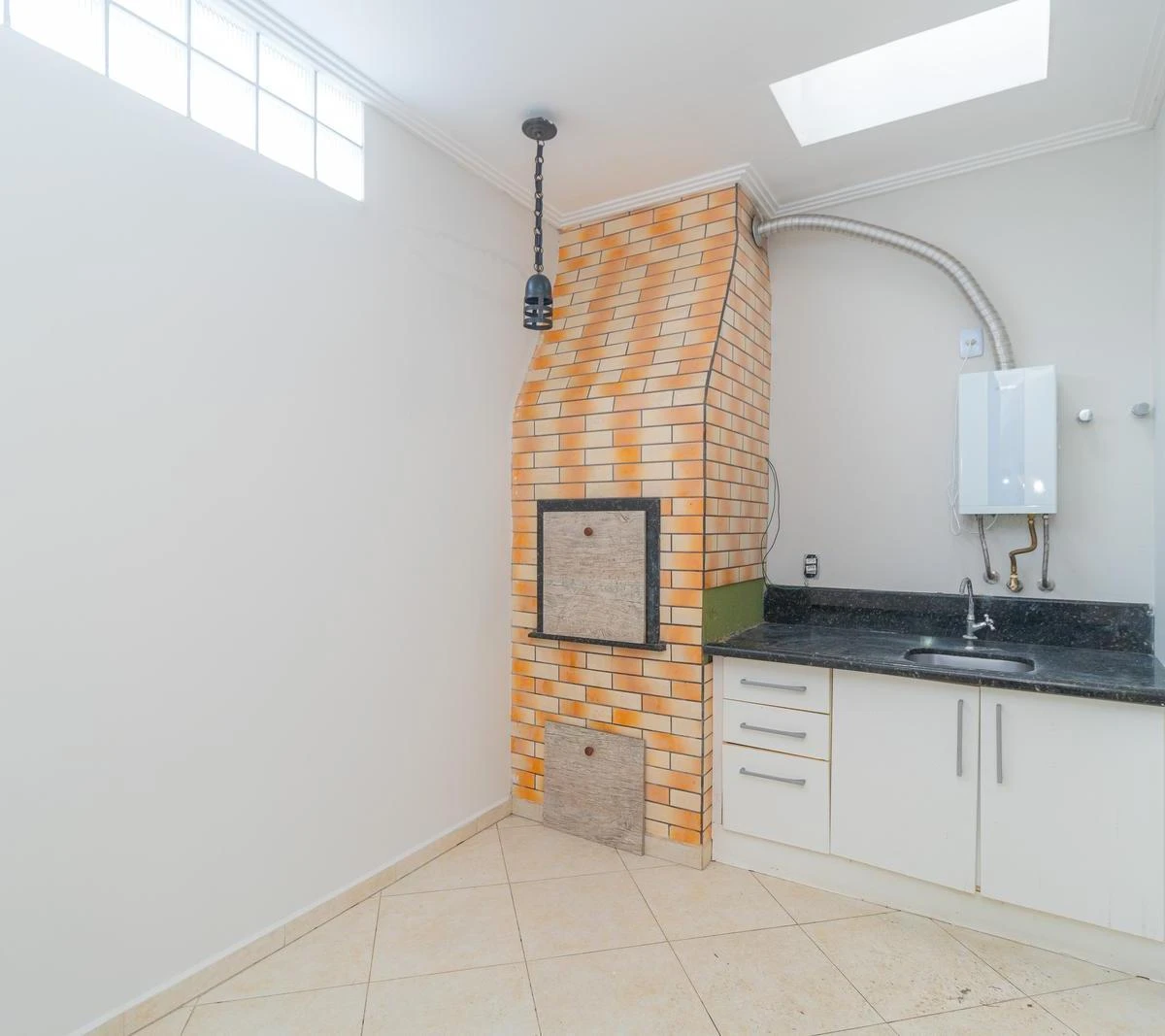 180 m² house with a home office and a bathtub — photo 2