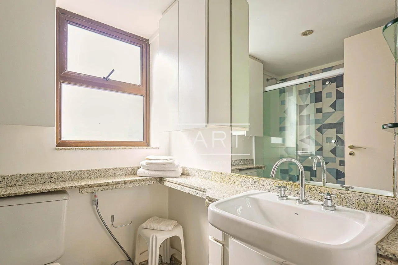Furnished 2-bedroom apartment with 2 bathrooms — photo 15