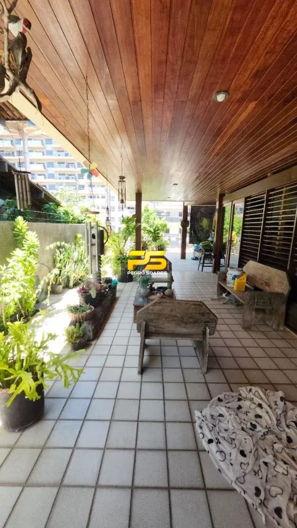 Casa com 4 suítes e 350 m², com 4 vagas — photo 11