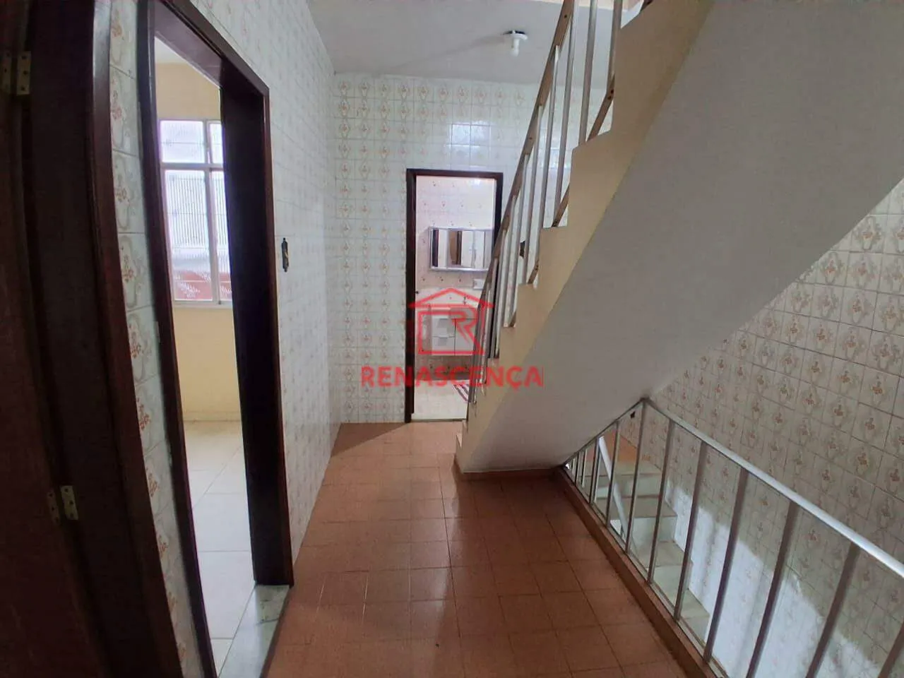 4-bedroom house with shared open-air pool access — photo 17
