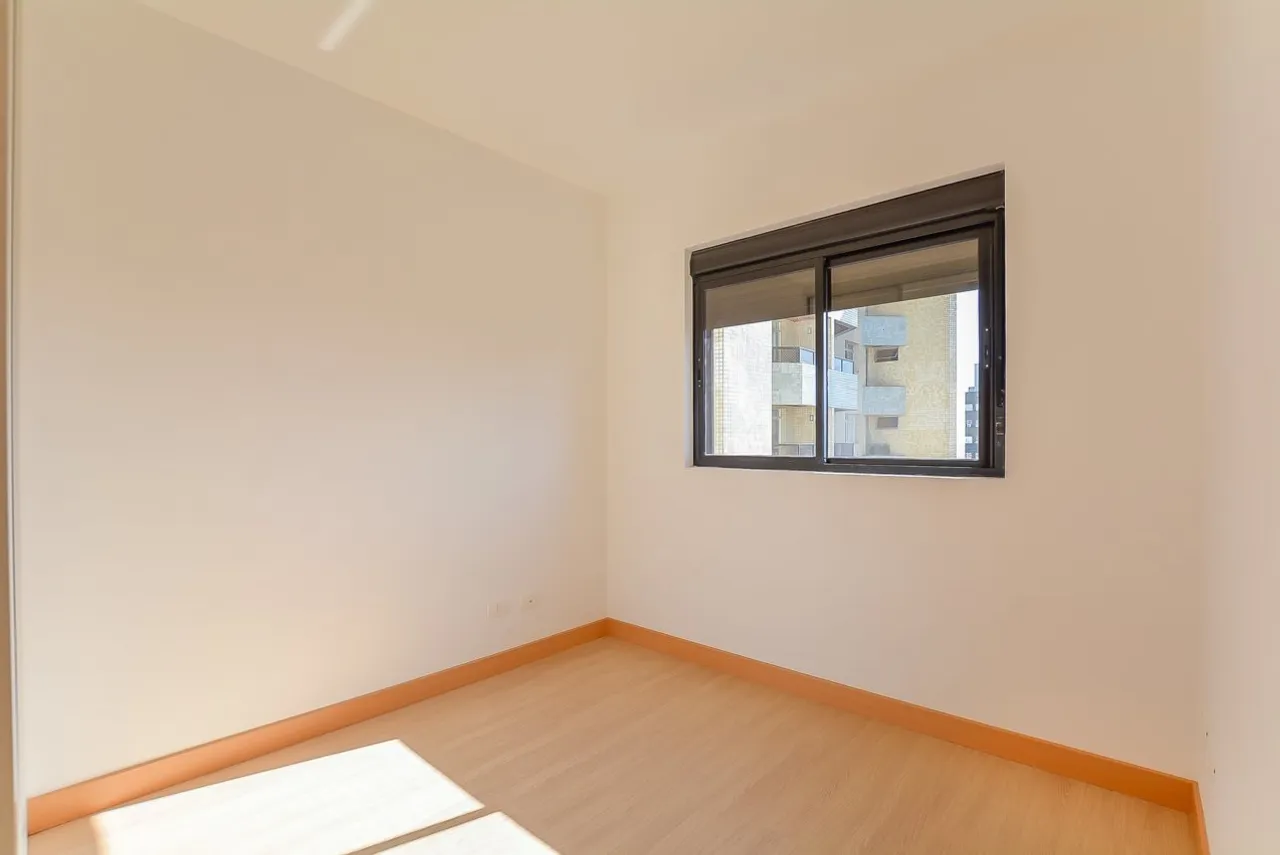 Unfurnished 2-bedroom apartment with 2 bathrooms — photo 16