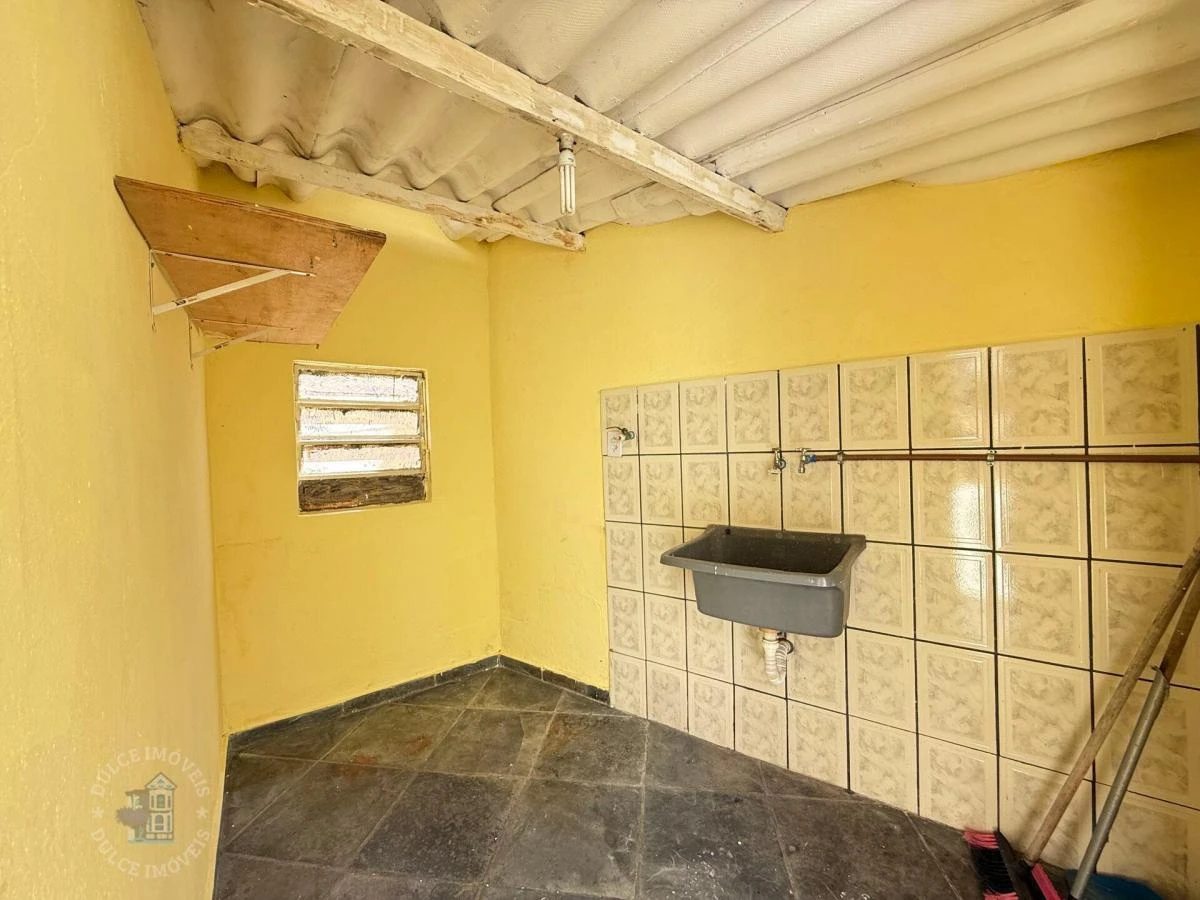 Unfurnished 1-bedroom house with an electric shower — photo 7