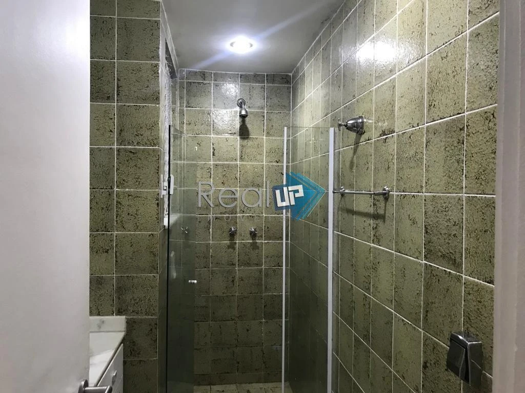 Квартира з 3 спальнями та дерев'яною підлогою або ламінатом — photo 23