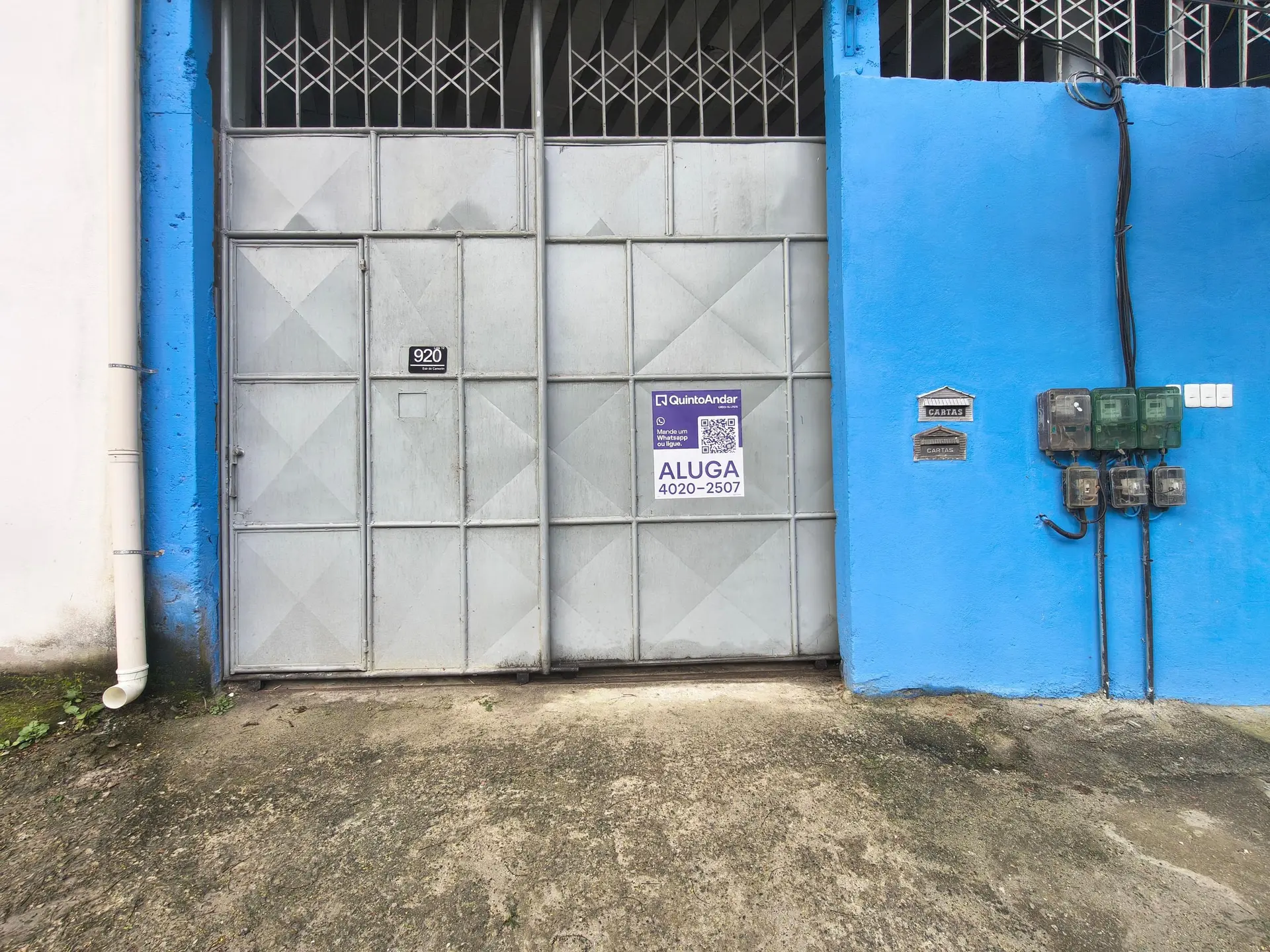Unfurnished studio with a balcony and laundry area — photo 4