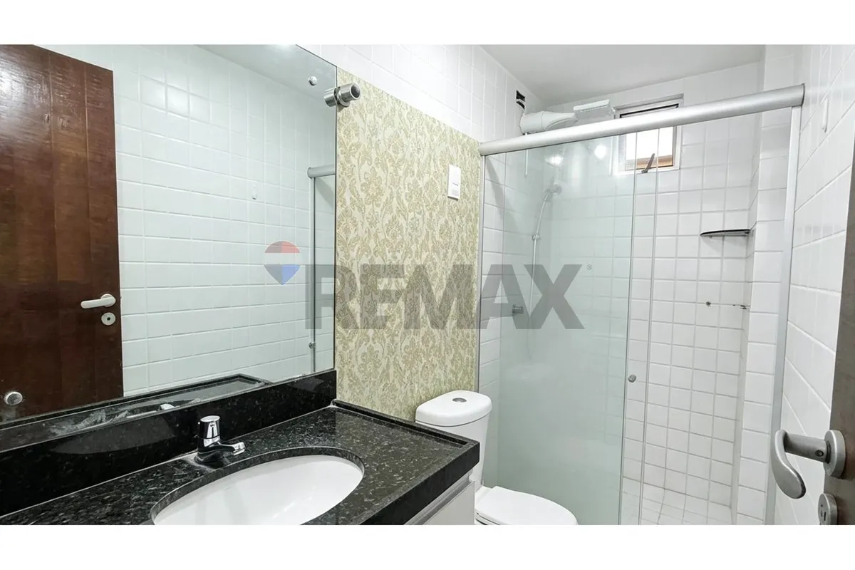 One-bedroom apartment in a building with a pool — photo 10