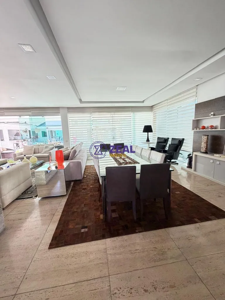 House with enclosed balcony and built-in grill — photo 4