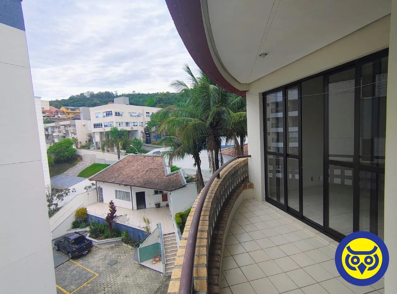 2-bedroom apartment with a mountain view in Florianópolis — photo 9