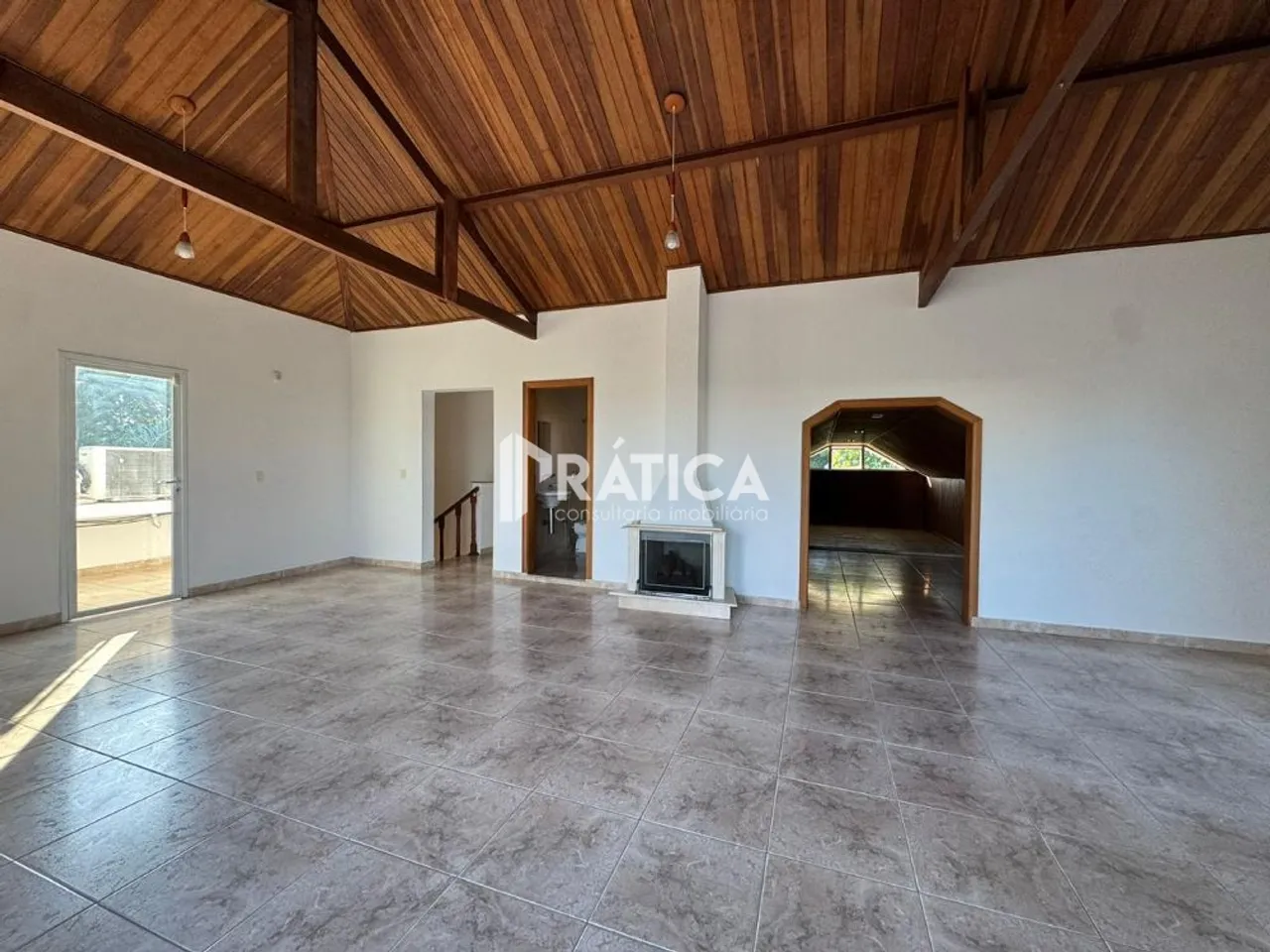House with 5 bedrooms and 5 bathrooms, balcony grill — photo 12