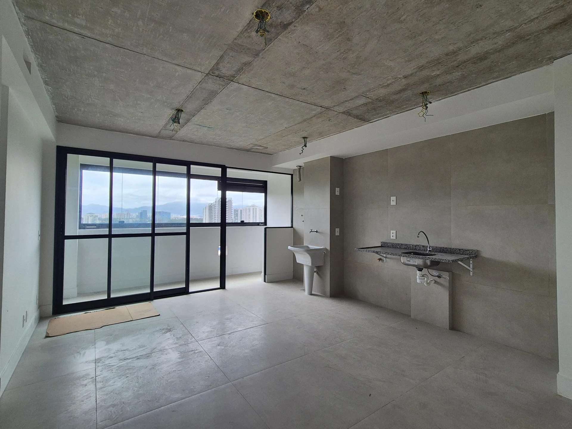 3-bedroom apartment with a mountain view — photo 6
