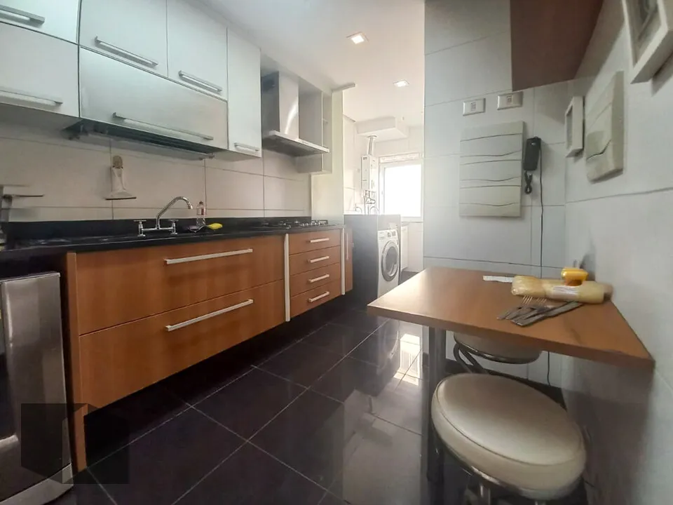 Furnished 3-bedroom apartment with 3 baths and balcony — photo 8