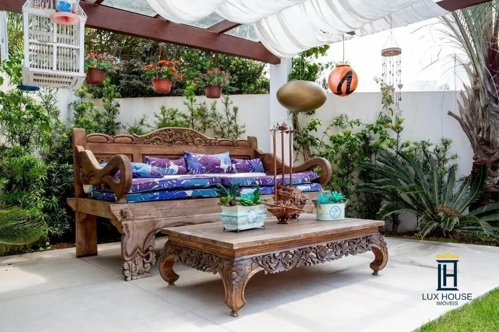 House with 7 bedrooms and 6 en-suites plus pool — photo 19