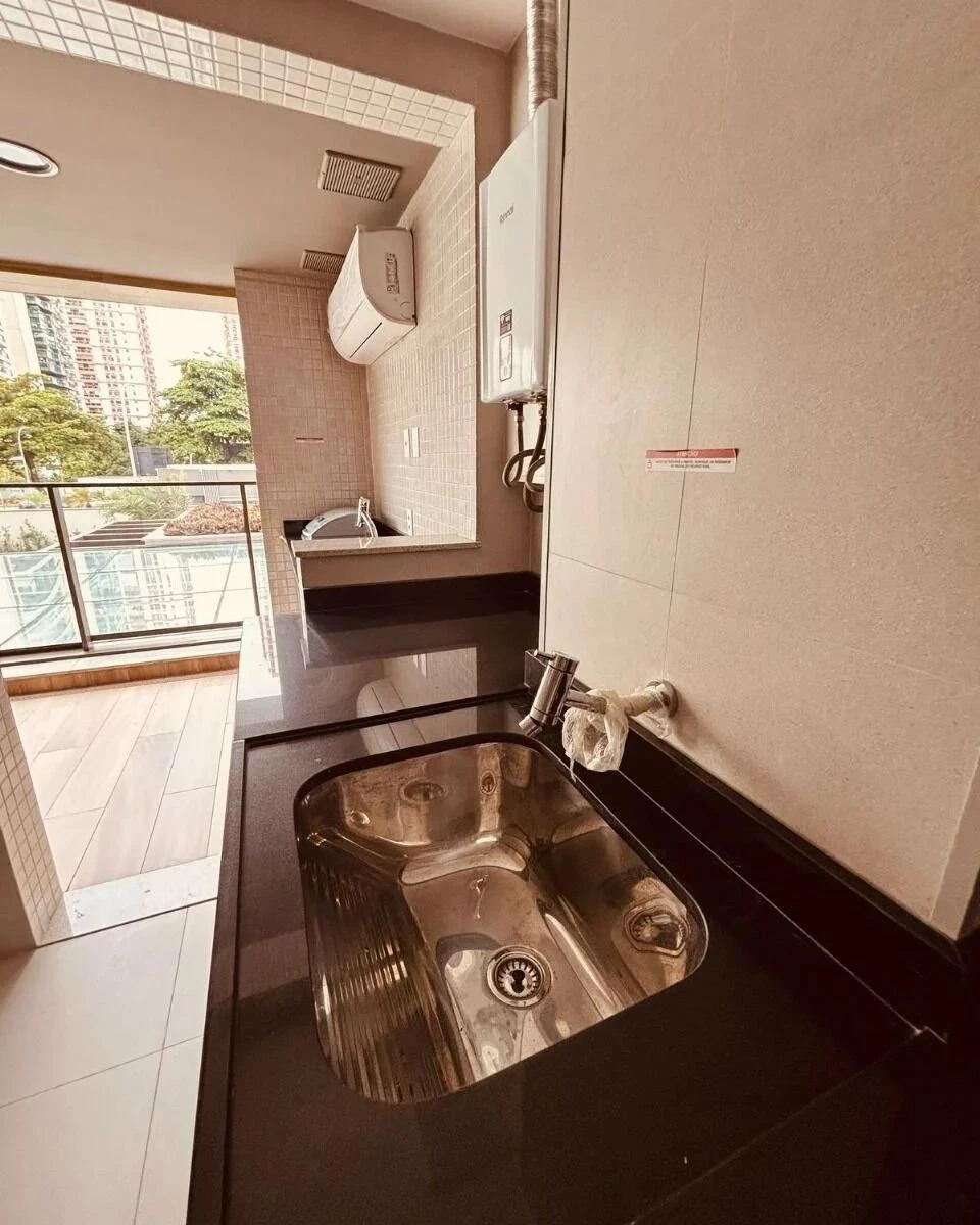 98 m² apartment with 3 bedrooms, 1 en-suite, 2 parking — photo 36