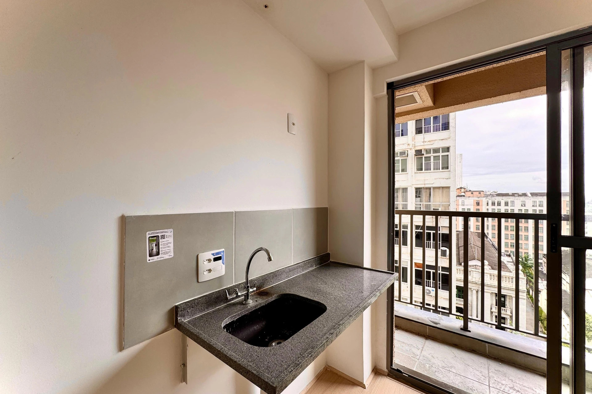 Apartment, 33 m², with a grill on the balcony — photo 7