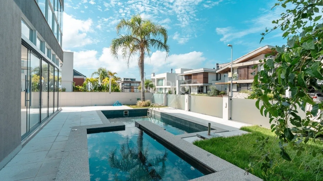 House, 343 m², with a bathtub — photo 37
