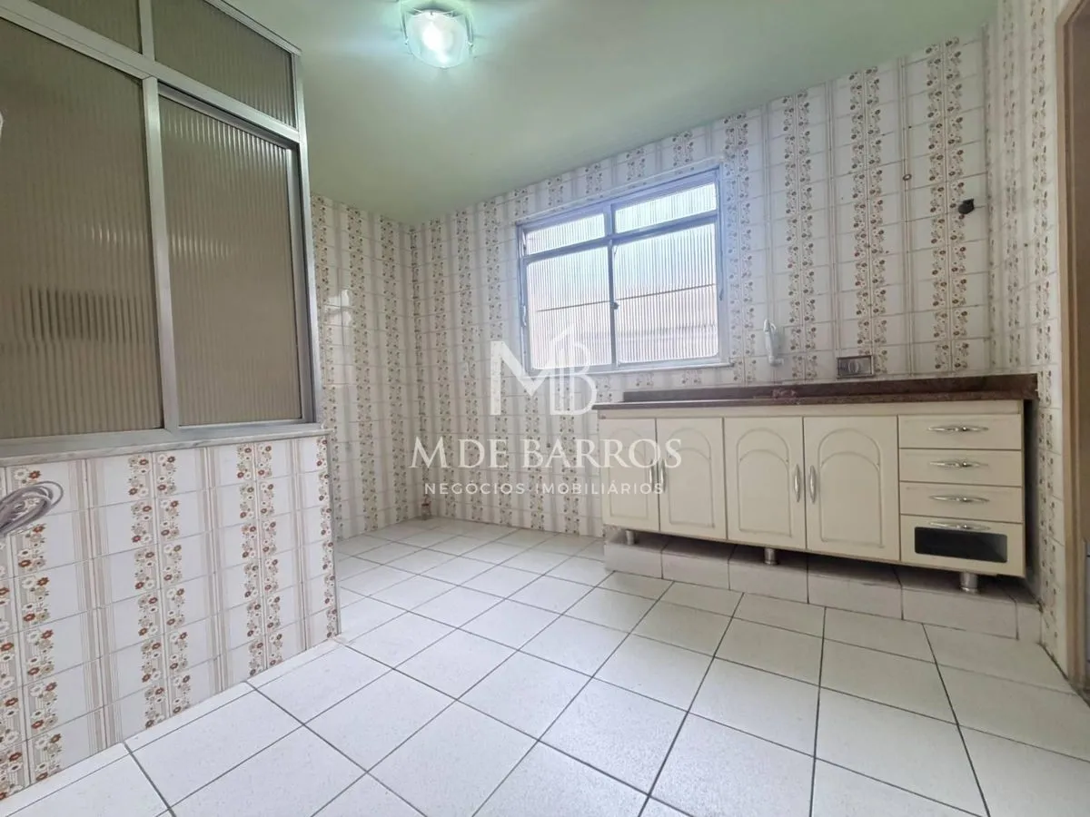 Apartamento de 2 quartos com piso de madeira ou laminado — photo 6