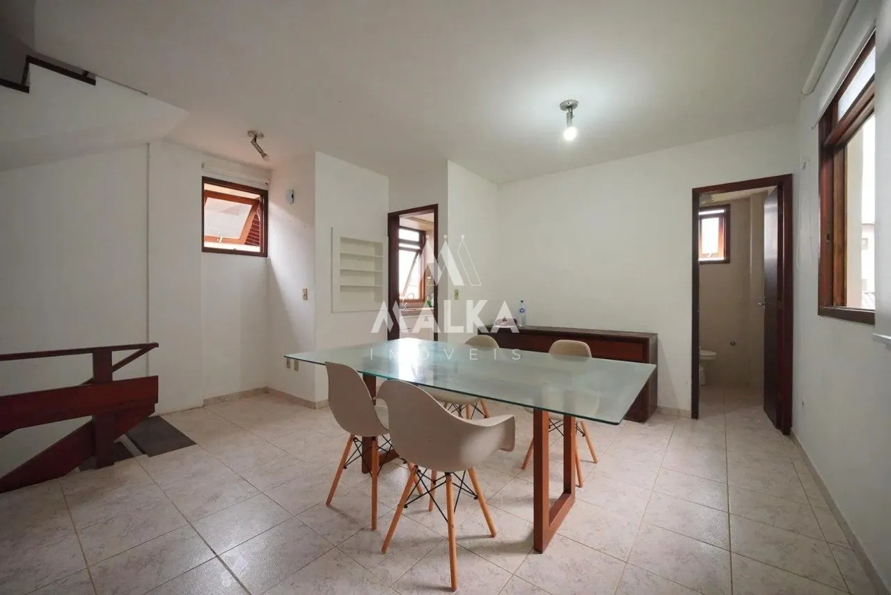 180 m² house with a mountain view and a home office — photo 4