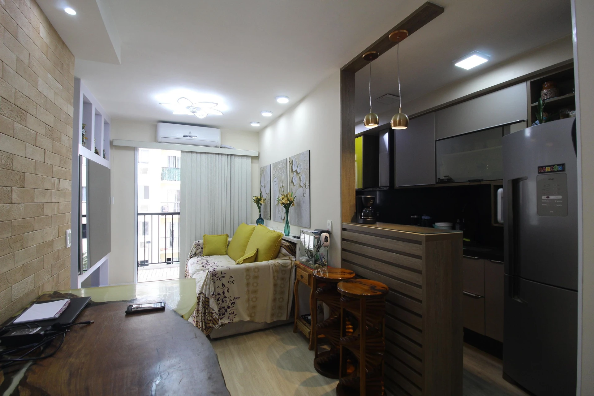 Departamento amueblado, 51 m², con balcón cerrado con vidrio