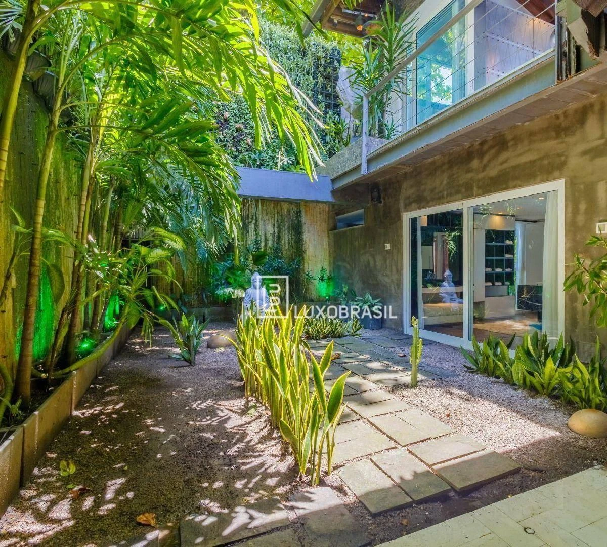 Furnished 800 m² house with 5 en-suite bedrooms — photo 45