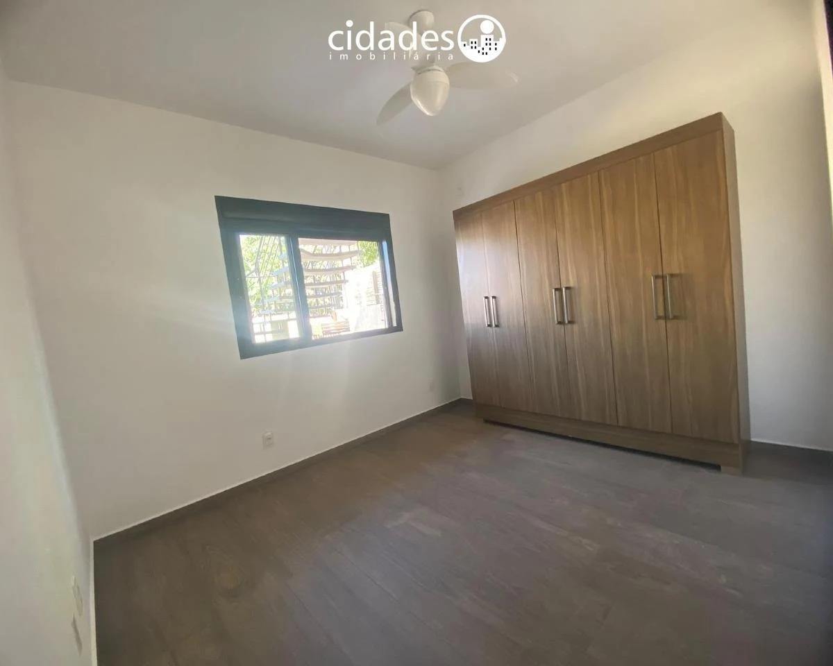 Apartment, 95 m², with wood or laminate floors — photo 4