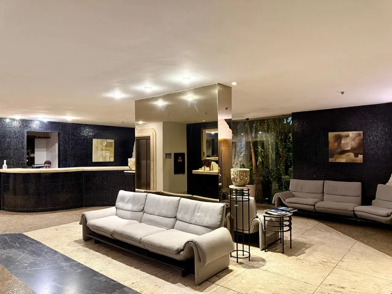 Furnished 96 m² apartment with 2 bedrooms and 3 bathrooms — photo 17