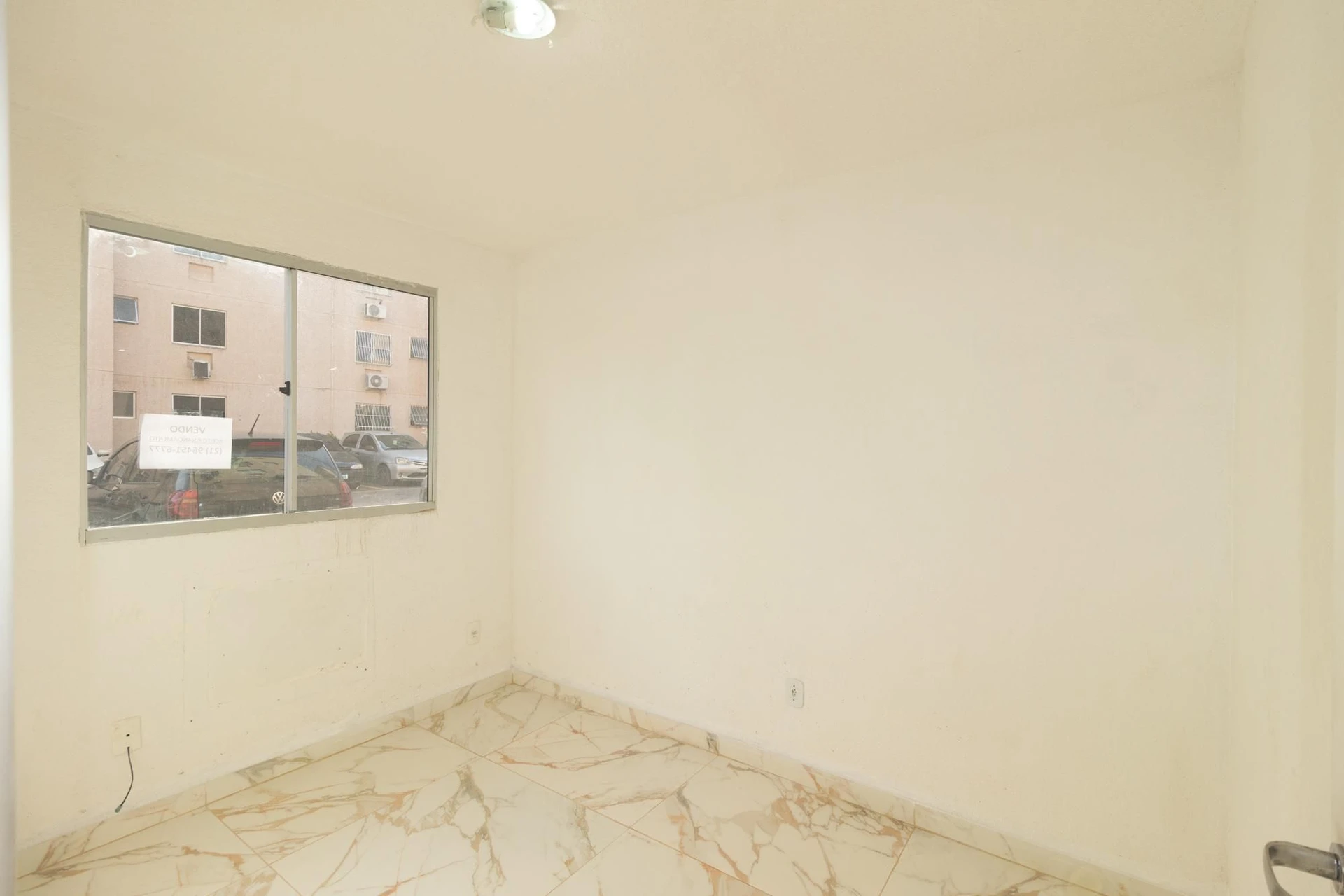 Apartment with 2 bedrooms and a kitchenette stove — photo 24