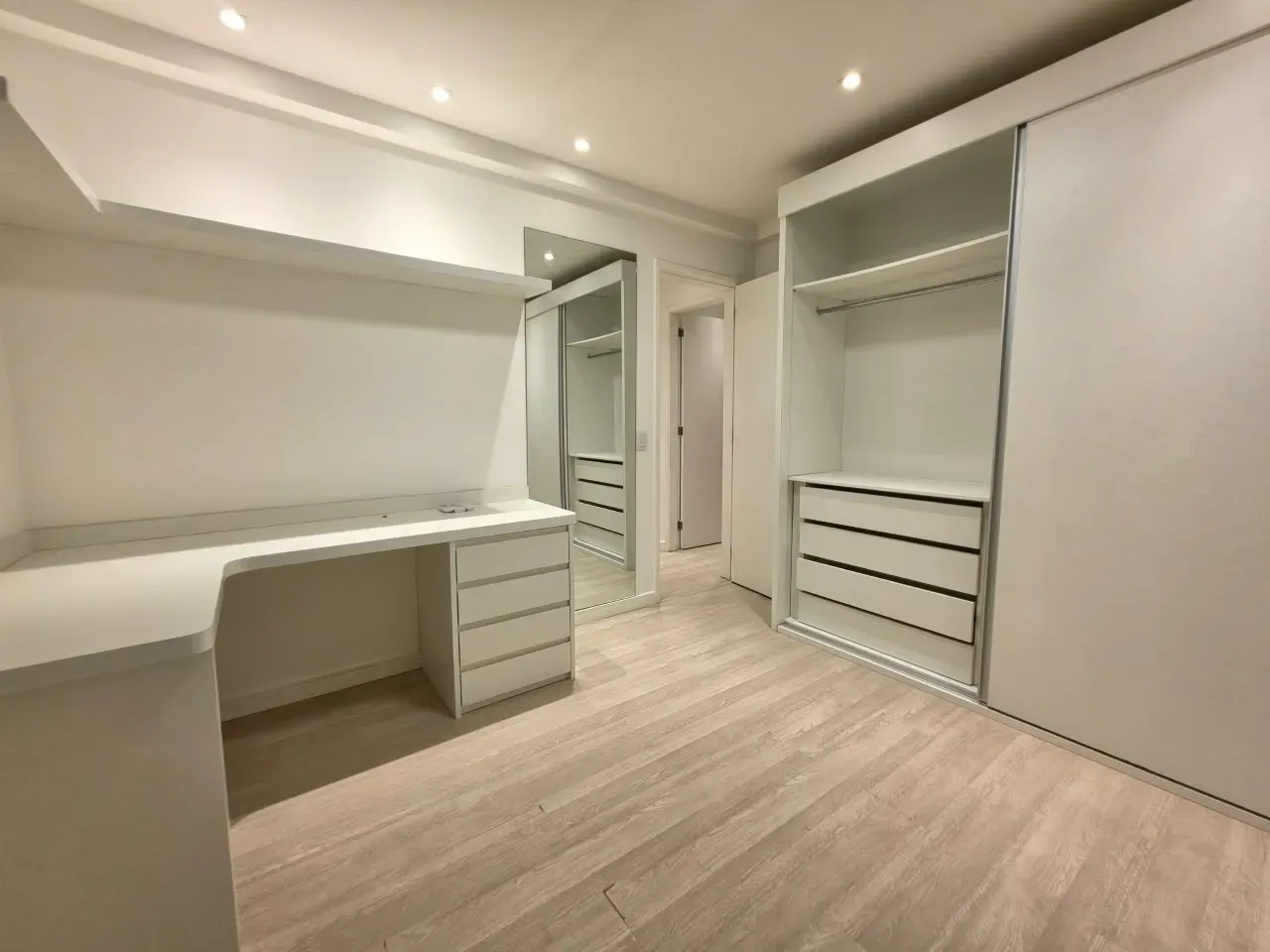 3-bedroom apartment in a building with a sauna — photo 13