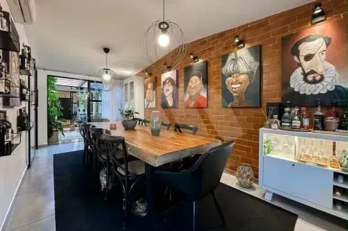 Furnished house with 5 bedrooms and an open-plan kitchen — photo 9
