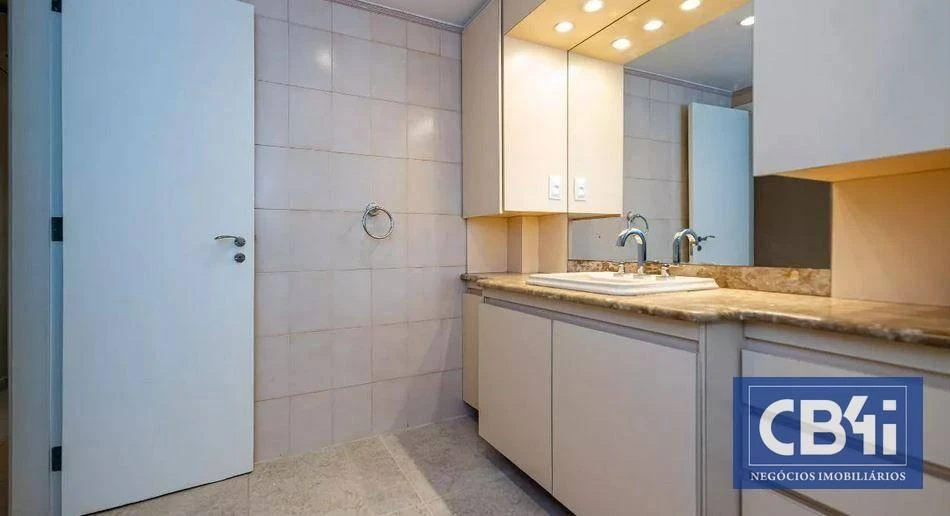 Furnished apartment with 3 bedrooms and 3 bathrooms — photo 31
