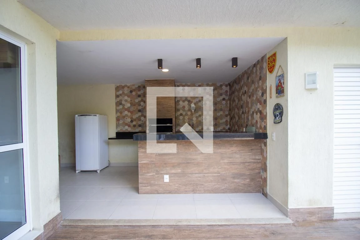 4-bedroom house with a bathtub in Rio de Janeiro — photo 25