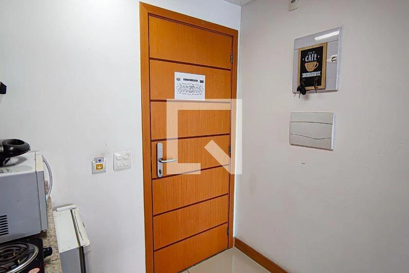 Оренда мебльованої 1-кімнатної квартири 40 м² з душем у склі — photo 23