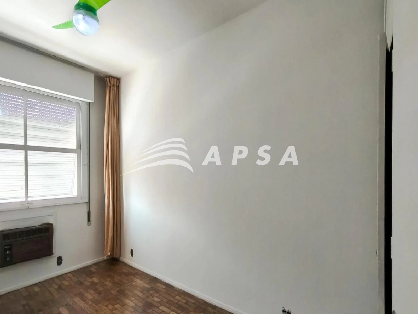 128 m² unfurnished apartment with 4 bedrooms and closed kitchen — photo 22