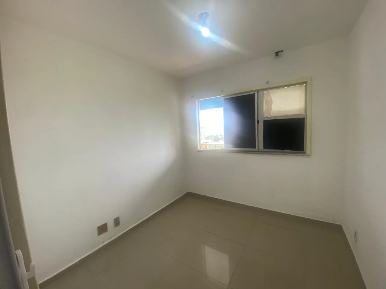 2-bedroom apartment in a building with a gym — photo 14