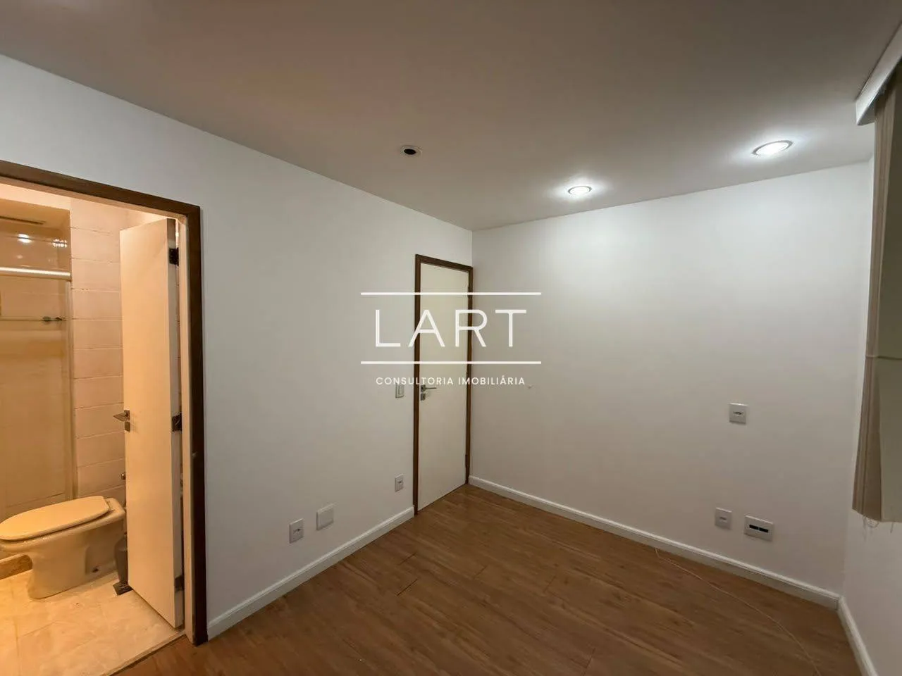 Apartamento de 3 quartos em condomínio com piscina — photo 24