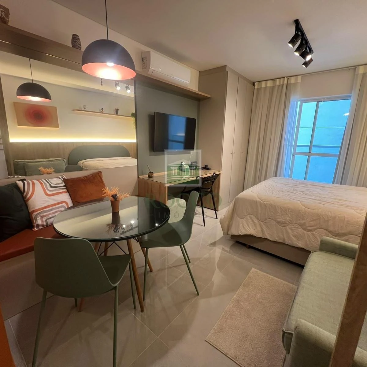 29 m² apartment with a home office and a dryer