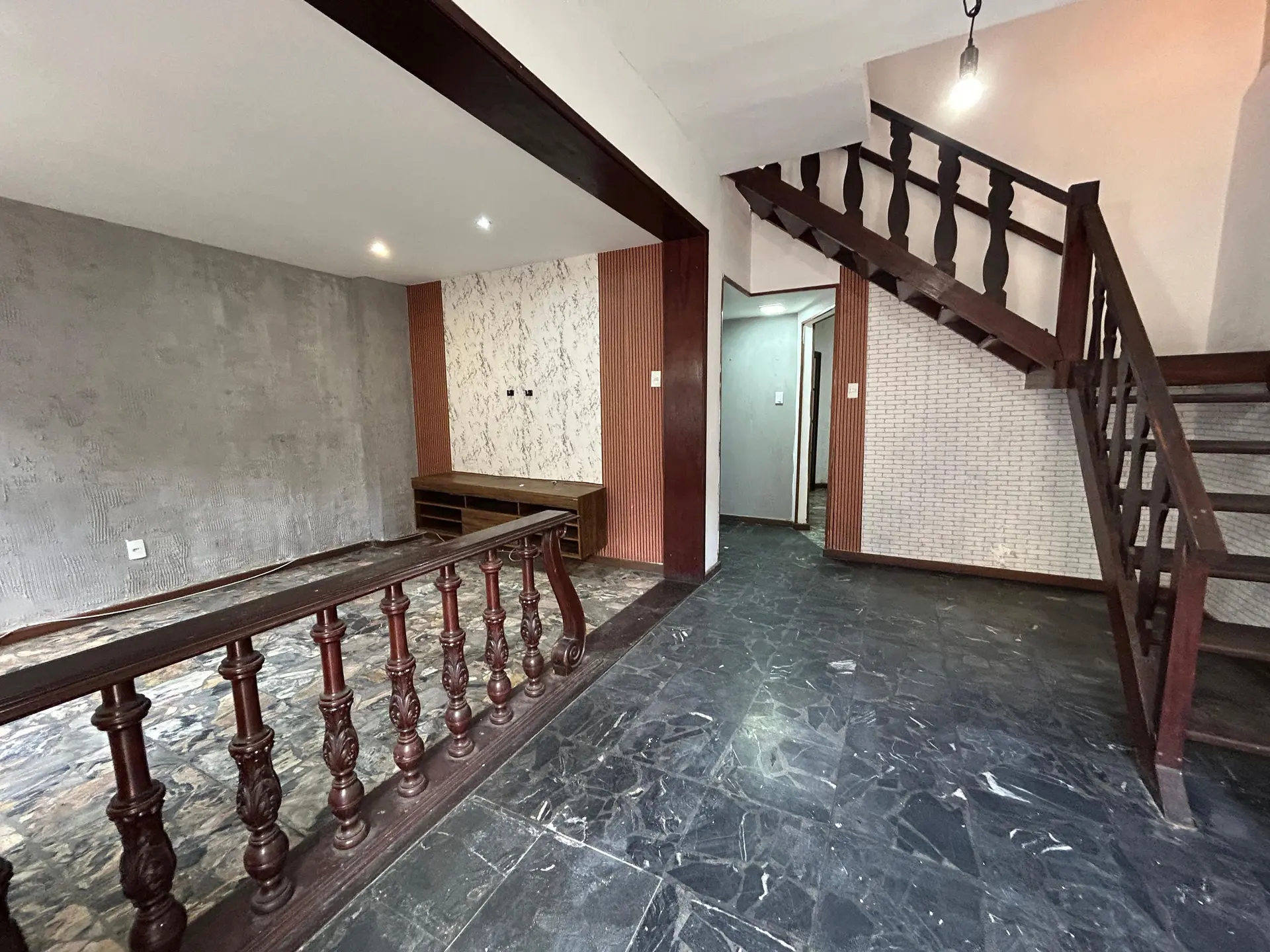 4-bedroom house with 1 en-suite and a balcony