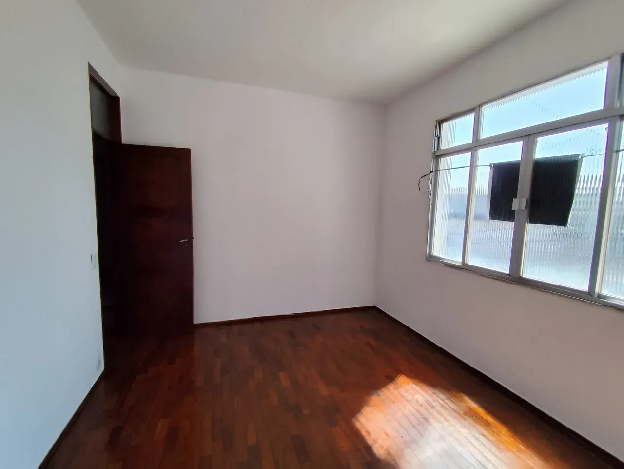 Деревянный пол или ламинат и 2 спальни: квартира 64 м² — photo 6