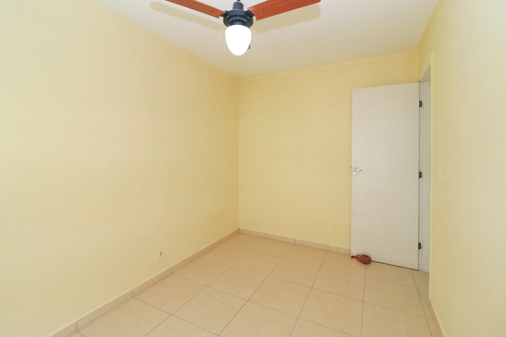 2-bedroom apartment in a building with a gym — photo 28