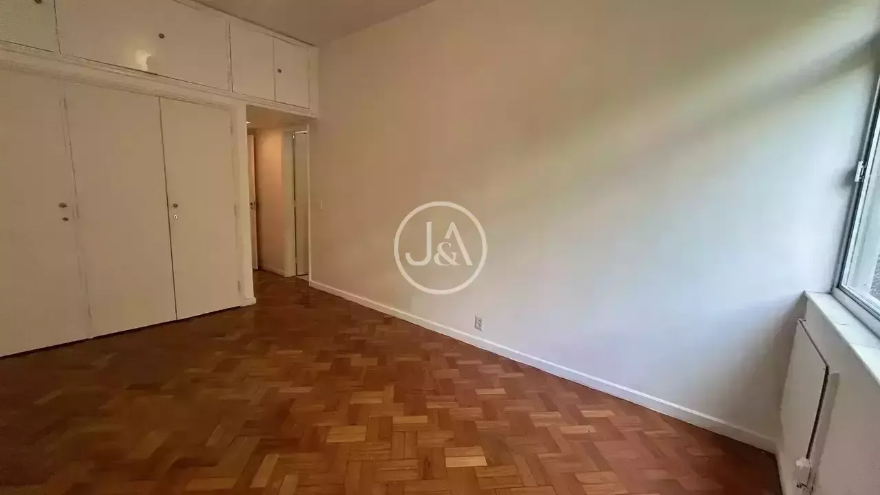 Apartment with 3 bedrooms and a parking space — photo 8