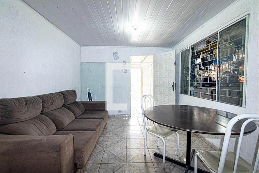 Rental house with 2 bedrooms and a laundry area — photo 2