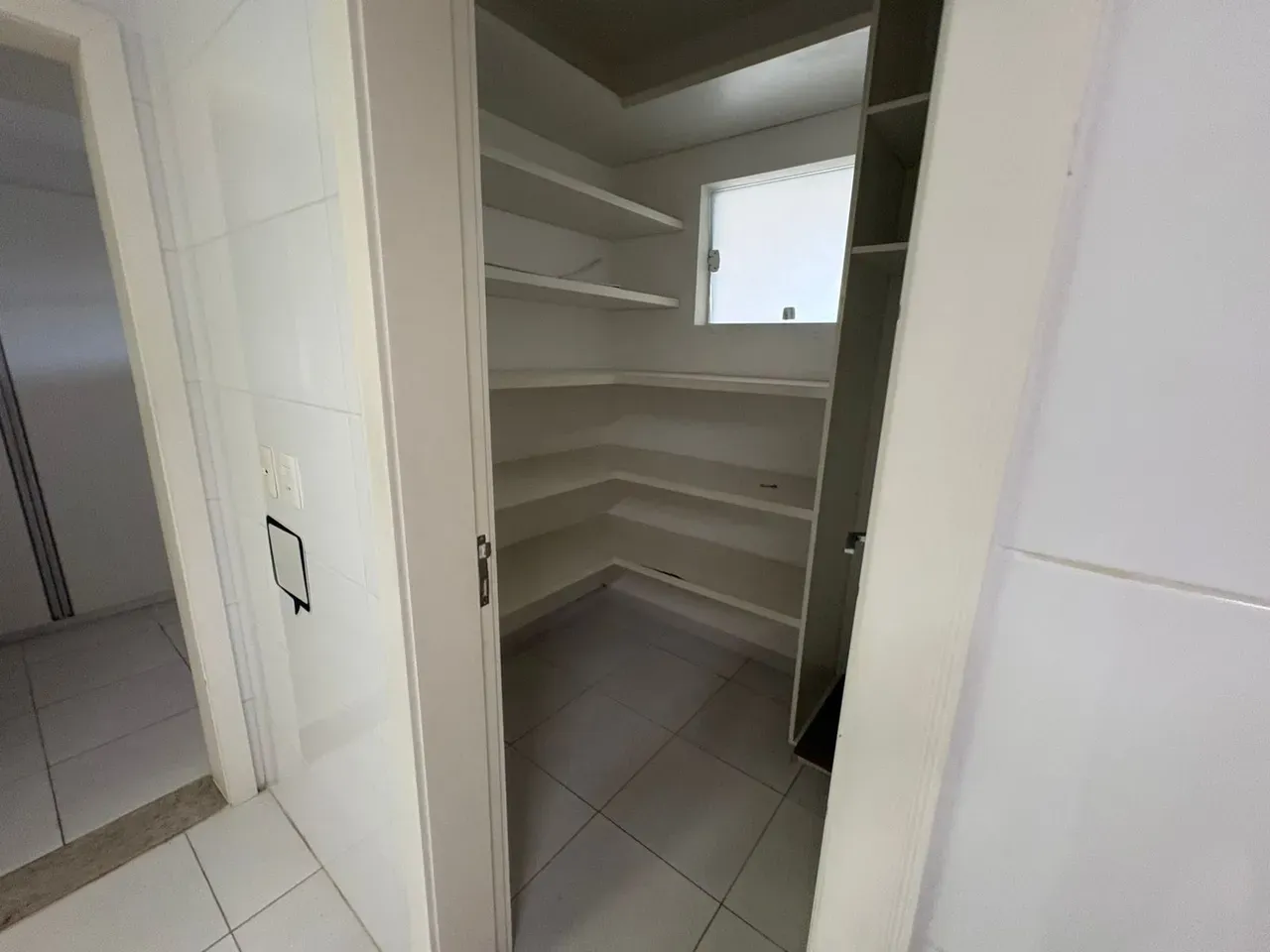 Furnished 6-suite house with 640 m² and 4 parking — photo 56