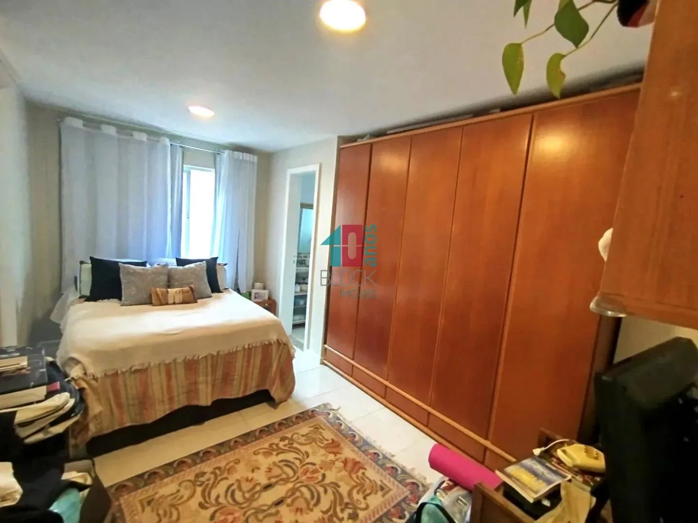 Furnished 361 m² apartment with 4 en-suite bedrooms — photo 22