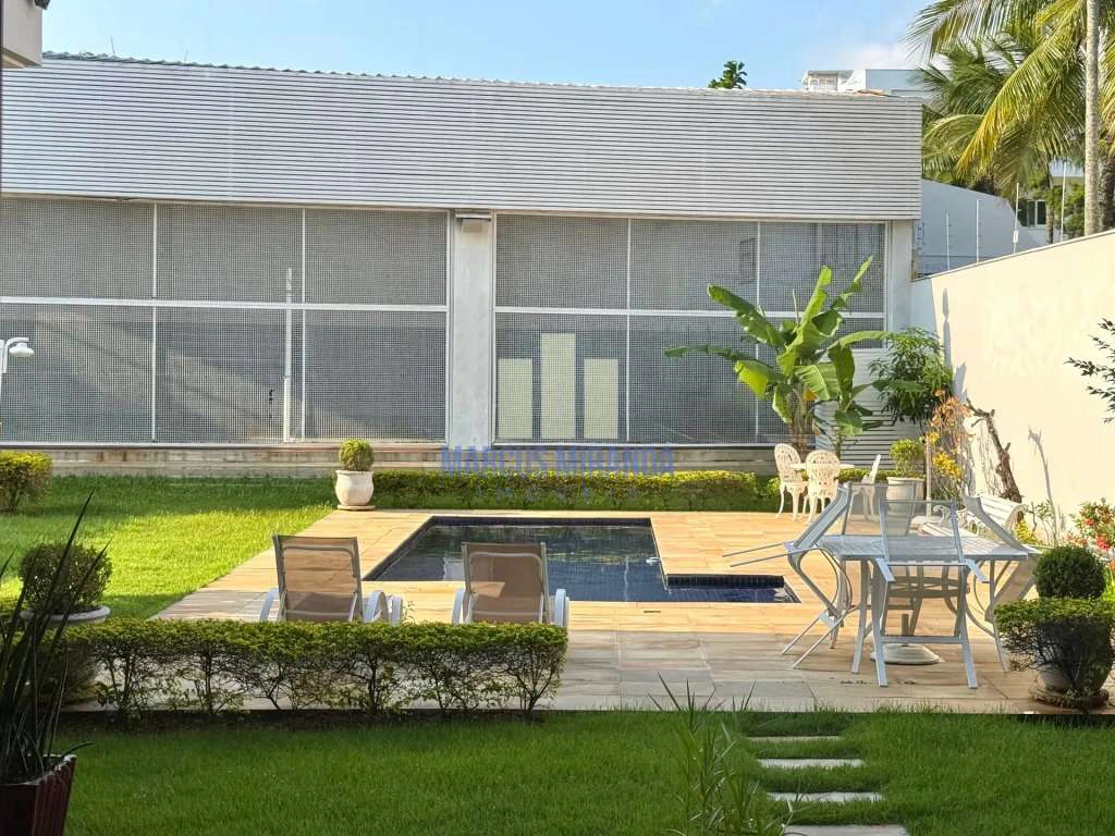 House with 5 bedrooms and 834 m², 6 parking and 9 baths — photo 19