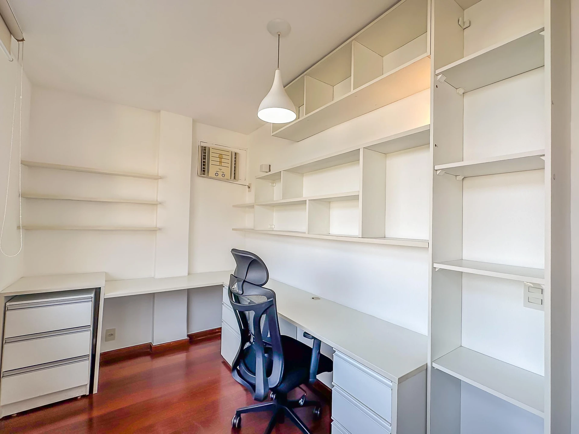 Furnished 2-bedroom apartment with open views — photo 43