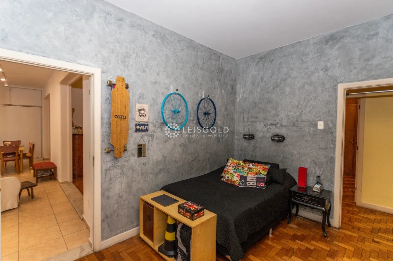 Home office in a 4-bedroom apartment, 220 m² — photo 13