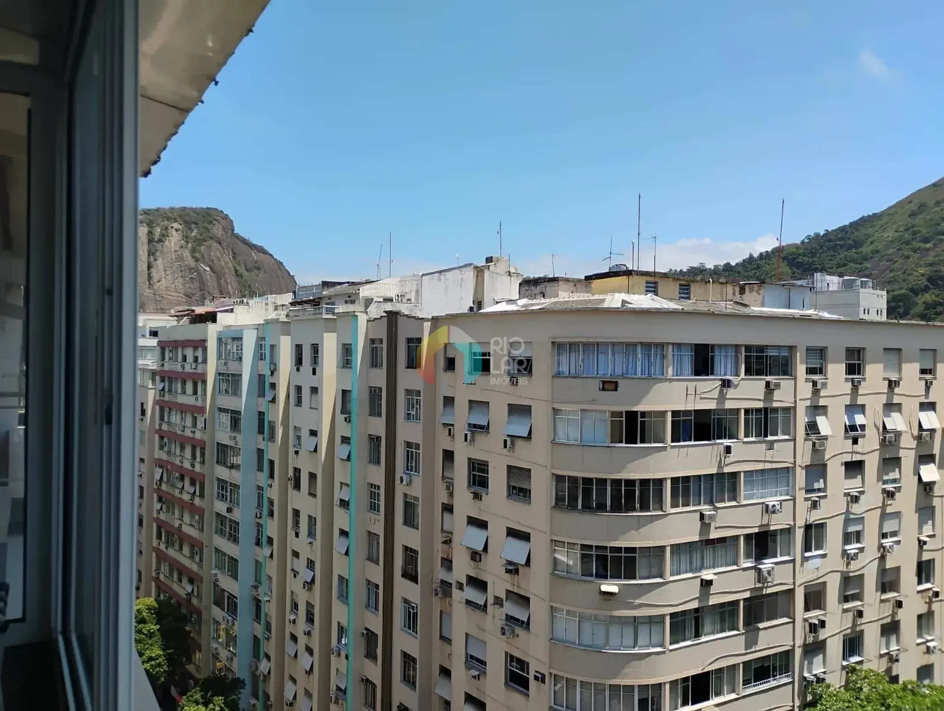 Furnished penthouse with 3 bedrooms and a balcony — photo 25