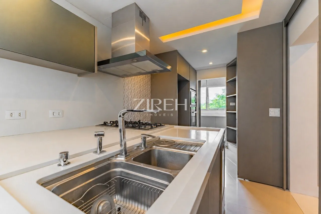 331 m² apartment with 2 en-suite bedrooms and 2 parking — photo 14